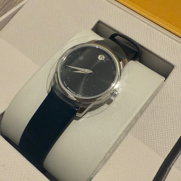 NIB MOVADO Museum Quartz Black Dial Ladies Watch 28mm - Picture 3 of 5